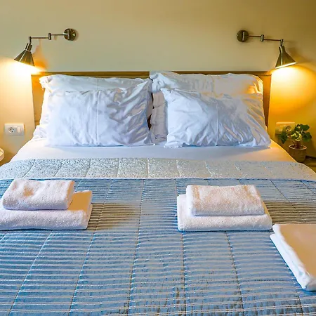 Lägenhet Ljuba Cozy Modern Escape In