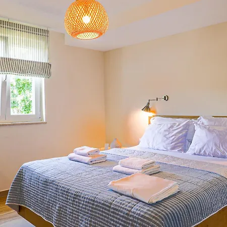Ljuba Cozy Modern Escape In Lägenhet