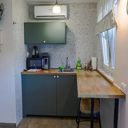 Lägenhet Ljuba Cozy Modern Escape In